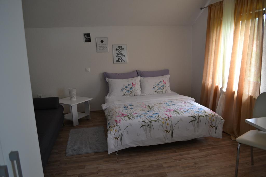 Guesthouse Zalac Слунь Екстер'єр фото