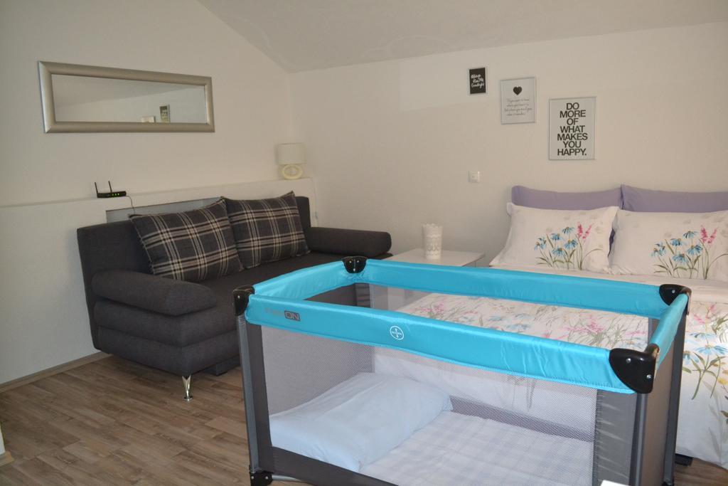 Guesthouse Zalac Слунь Екстер'єр фото
