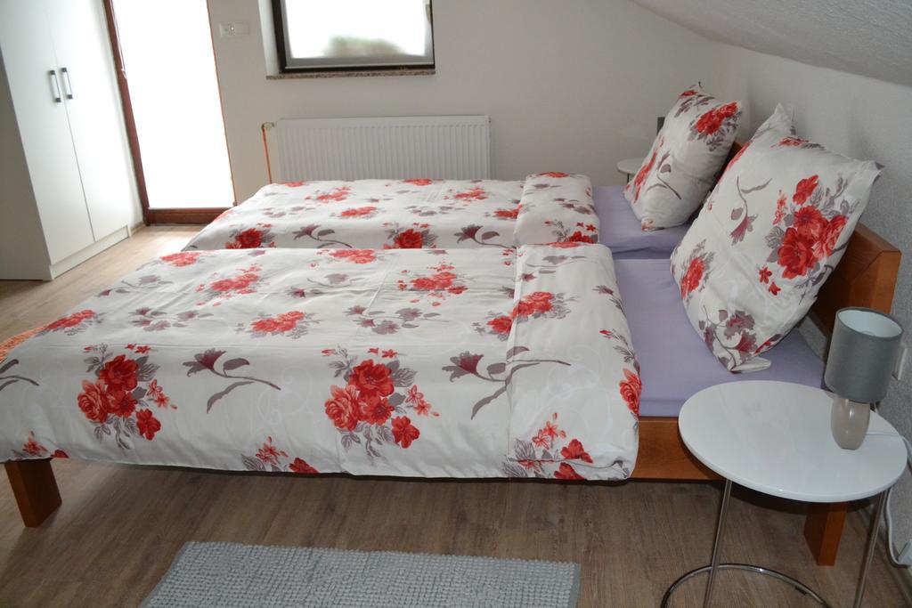Guesthouse Zalac Слунь Екстер'єр фото