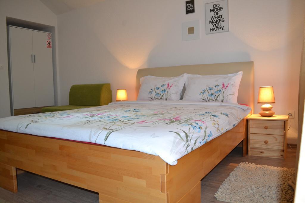 Guesthouse Zalac Слунь Екстер'єр фото
